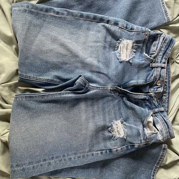 American Eagle Outfitters Blue Boyfriend Jeans Distressed - Picture 1 of 2